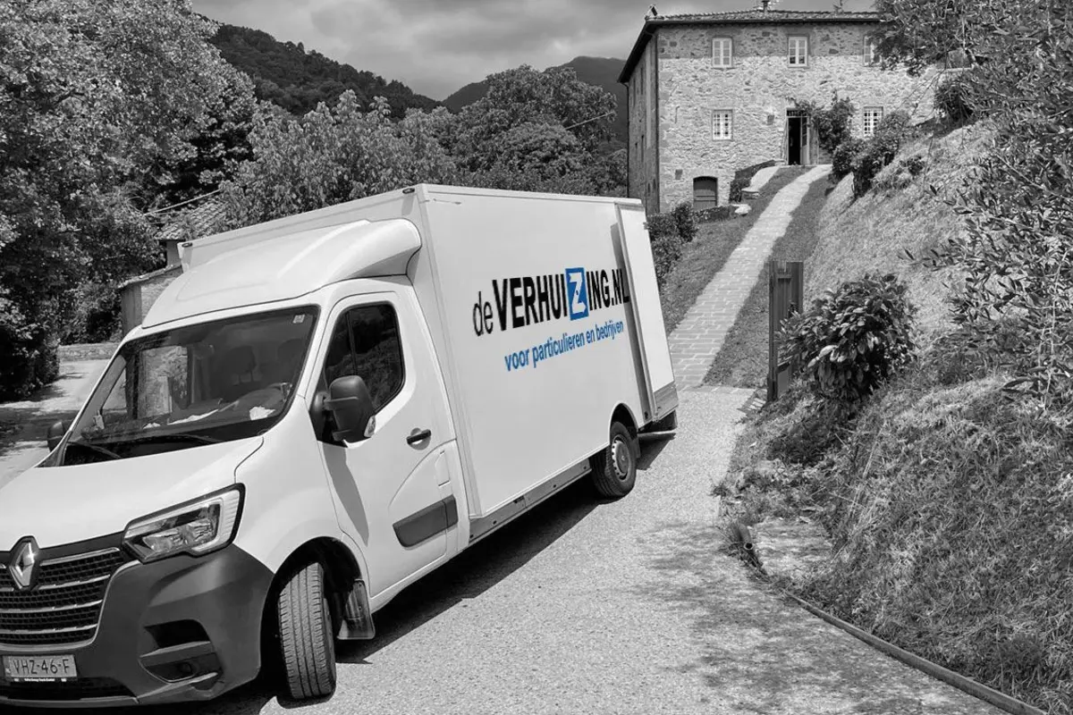 Renault Master bakwagen van De Verhuizing in Italië